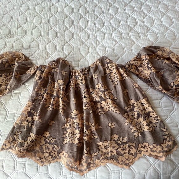 DO+BE Tops - Cute little top